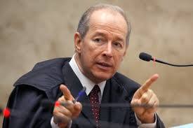 Ministro vota favorável e mensalão pode ter novo julgamento