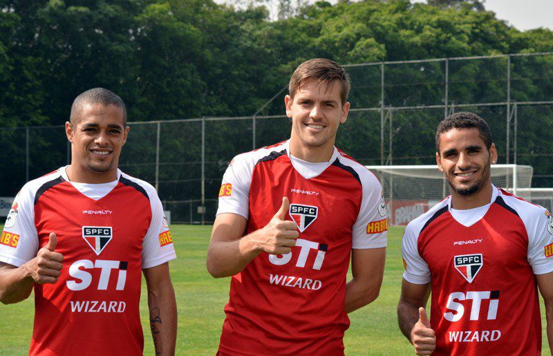São Paulo vence o Vasco e sai da zona do rebaixamento após 12 rodadas