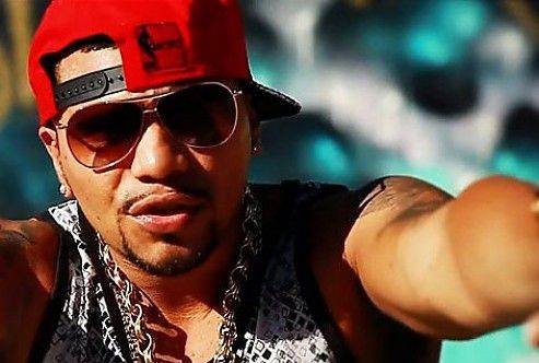 Naldo faz show na Villa Mix