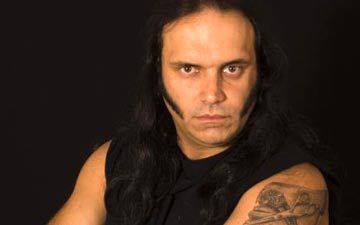 Ex-vocalista do Iron Maiden faz show no Bolshoi Pub