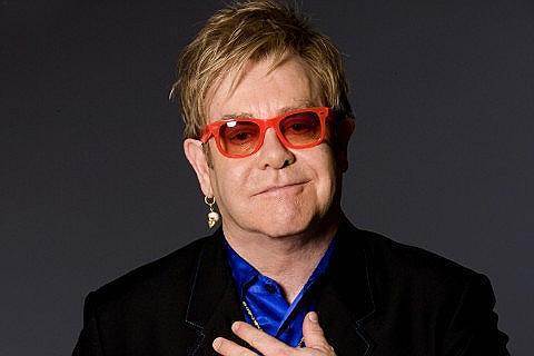 Elton John faz show em Goiânia no próximo dia 21 de fevereiro