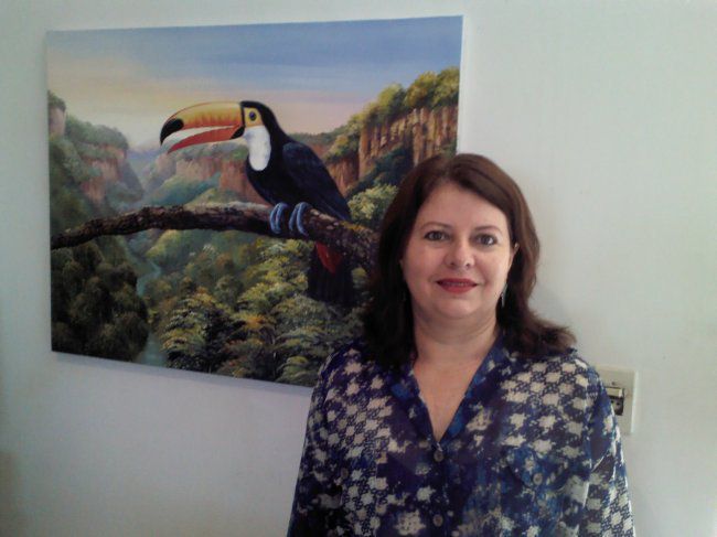 Artista goiana faz exposição 'Pássaros do Cerrado' no Procon