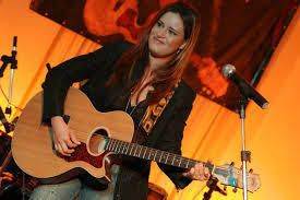 Grace Venturini canta Alcione na Confraria Gamboa nesta sexta