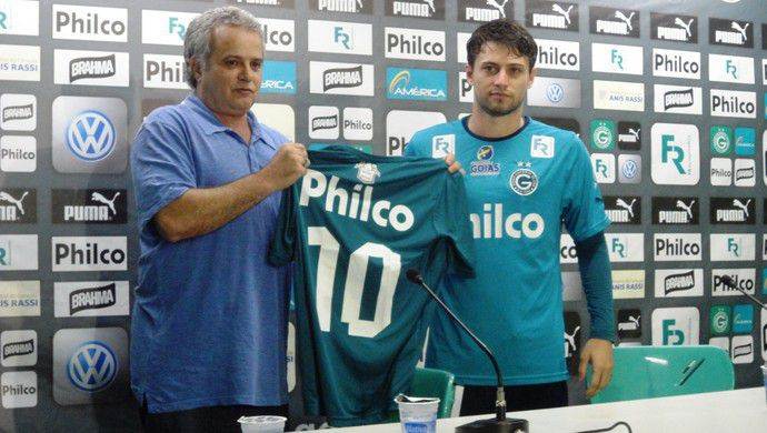 Para vestir a camisa 10, Goiás contrata meia João Paulo