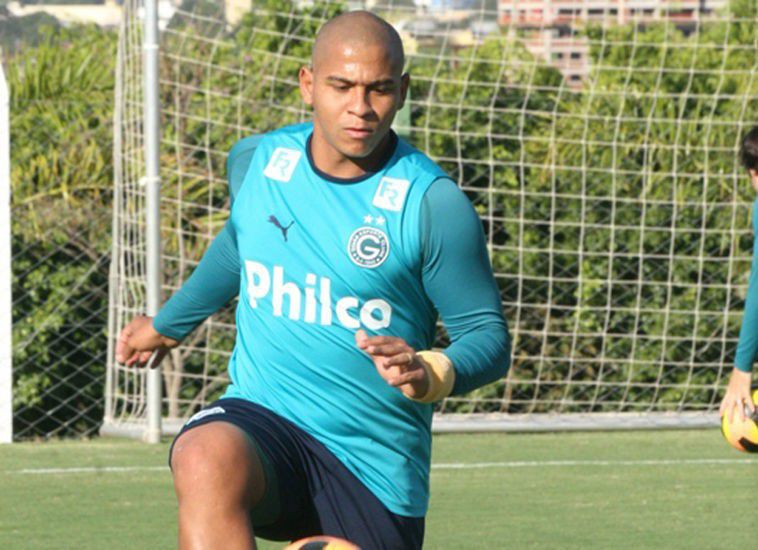 Vice do Sport diz que já fechou com Walter e que aguarda liberação do Porto