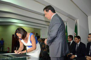 Vanda Batista assume Seduc e promete quadras cobertas nas escolas