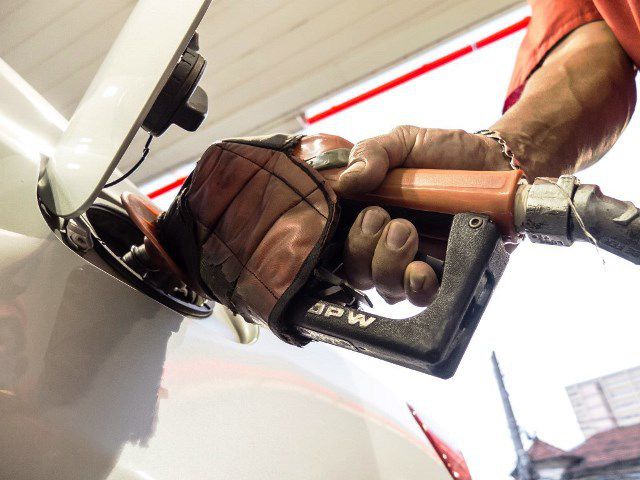Carro antigo pode ter problema com aumento do etanol na gasolina