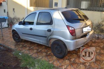 Carro de vereador goiano é incendiado. Câmera de vigilância flagrou crime