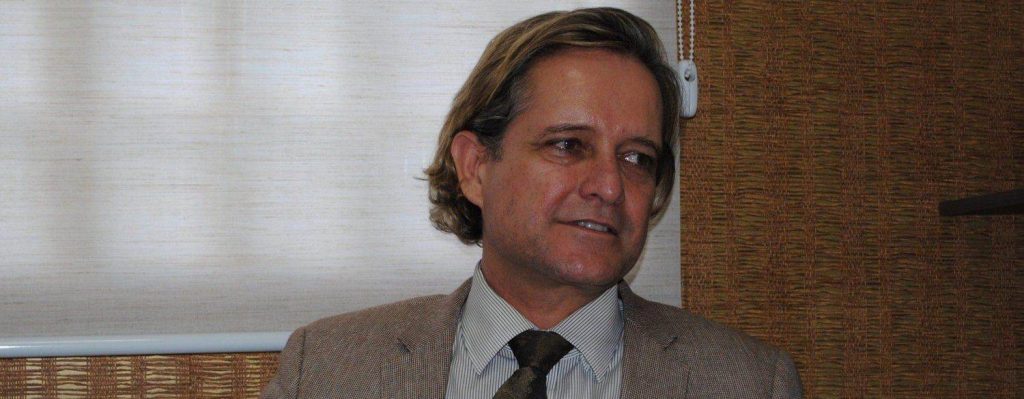 Pré-candidato a vereador Rener Bilac (PV) fala sobre problemas da região (Foto: Marco Faleiro)