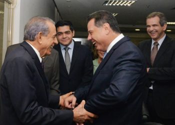 Troca de elogios marcam o primeiro encontro oficial entre prefeito e governador| Foto: Reprodução/ Wagnas Cabral