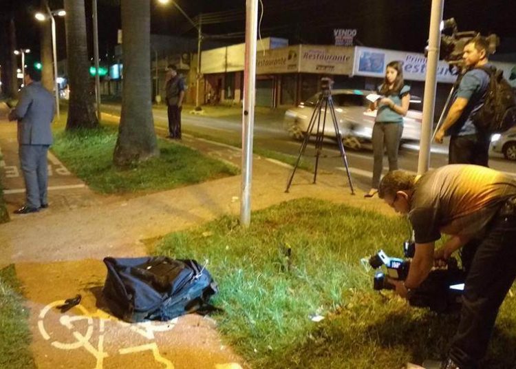 Bope foi acionado para lidar com a suspeita de bomba em uma das principais avenidas da região | Foto: Guilherme Coelho