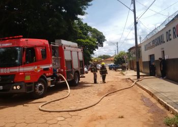 Presos fazem rebelião em unidade prisional de Rubiataba| Foto: Reprodução/Corpo de Bombeiros