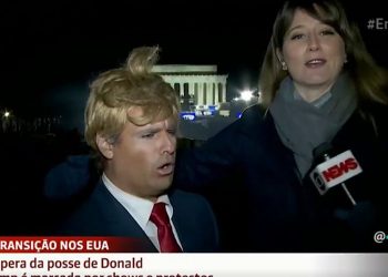 Repórter confunde Vesgo do Pânico com um americano em Washington| Foto: Reprodução