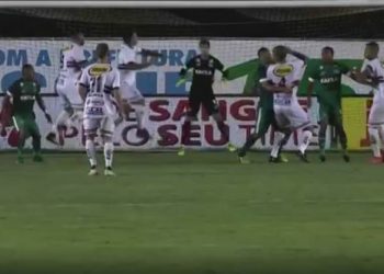 Anápolis e Goias: O jogo foi muito disputado, principalmente no meio de campo. Foram poucos chutes a gol e poucas jogadas de criatividade