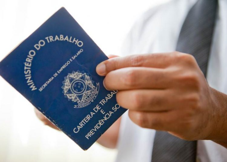 Emissão de carteira de trabalho é gratuita | Foto: Camila Domingues/ Palácio Piratini