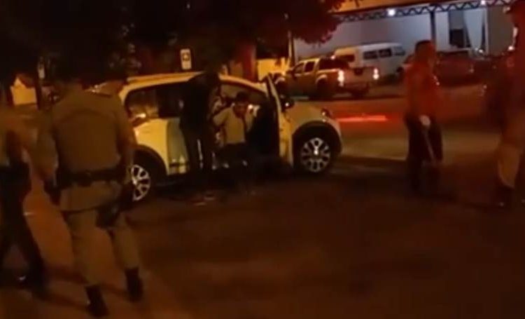 Ladrões de carro são presos no Jardim América