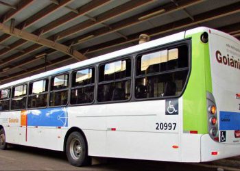 Ônibus em Aparecida foi palco de mais um arrastão | Foto: Reprodução