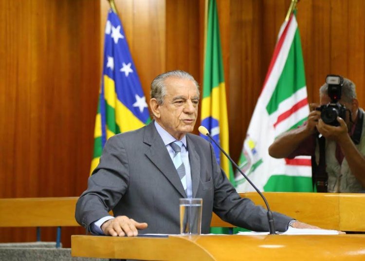 Prefeito Iris Rezende (PMDB) em prestação de contas da sua gestão à Câmara Municipal | Foto: Reprodução/Assessoria