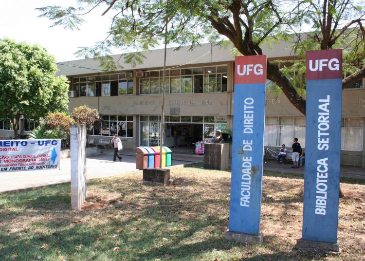 Sabryne de Oliveira Souza, de 24 anos, foi esfaqueada após tentativa de assalto | Foto: Reprodução