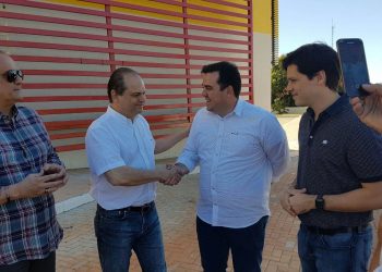 Secretário Edgar Tollini, ministro Ricardo Barros, prefeito Gustavo Mendanha e deputado federal Daniel Vilela em visita ao Hospital Municipal de Aparecida de Goiânia no domingo, 25/06 | Foto: Folha Z