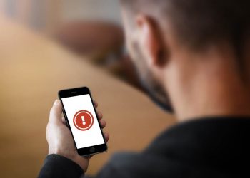 Se você está lendo essa matéria no seu celular, provavelmente está nessa exata posição | Foto: Reprodução