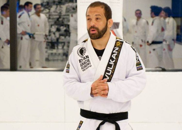 Campeão Mundial Hélio Soneca ministrando aula. | Foto: Hélio Soneca