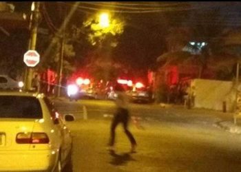 Policial reagiu e trocou tiros com o assaltante | Foto: leitor WhatsApp