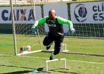 Goleiro Márcio, 36 anos, assume função de gestor de futebol do Goiás | Foto: Rosiron Alves/Goiás EC