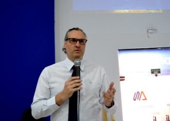 Durval Ferreira Fonseca é médico intensivista e geriatra. Ele coordena o Núcleo de Residência Médica do Hugo/SEST/SUS e é professor do curso de Medicina da Unifan | Foto: Divulgação / Unifan