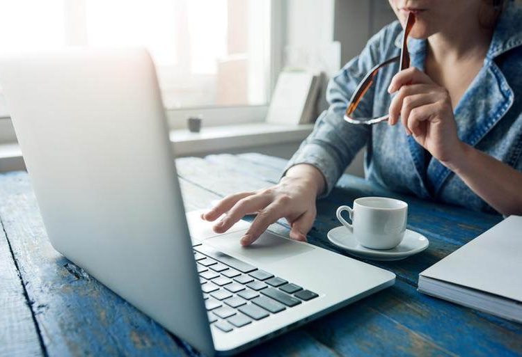 Vagas de emprego estão disponíveis para portadores de diploma do ensino médio | Foto: Reprodução