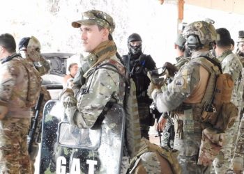 Mais de 70 pessoas participaram do jogo de airsoft em Goiânia, no último domingo, 22 | Foto: Alex Sander Arantes