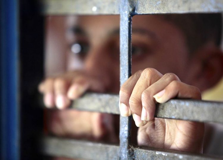 Redução da maioridade penal é tema de muito debate na atualidade | Foto: Reprodução / Conectas