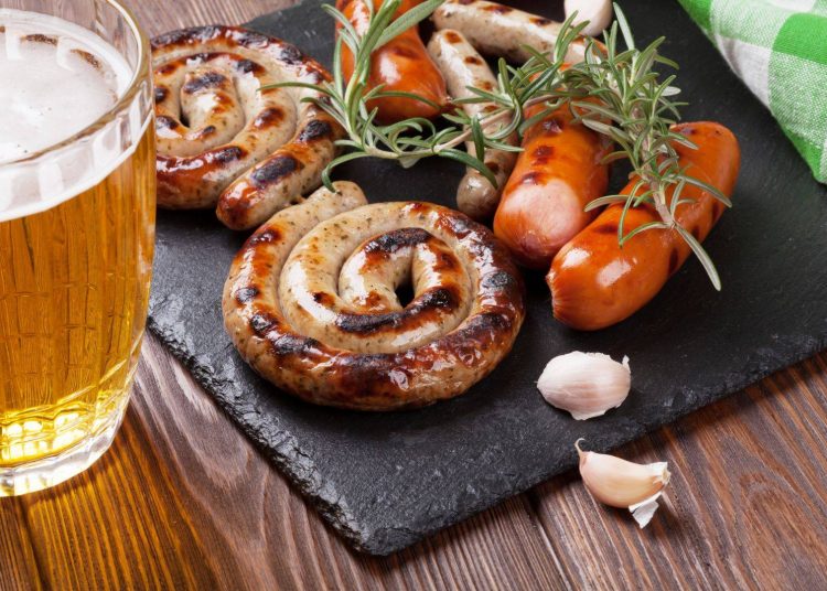 Comidas típicas alemãs e cervejas artesanais são cardápio da Oktoberfest da Natur Bier | Foto: Ilustrativa