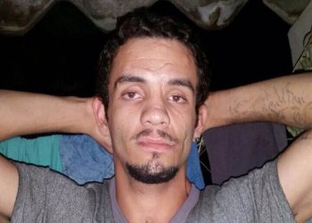 Felipe Pereira de Souza (foto), de 22 anos, e Wanderson Junior Simão de Souza, de 25 anos, foram presos após denúncia de que haviam cometido uma série de assaltos a pedestres no Jardim Buriti Sereno, em Aparecida | Foto: Reprodução