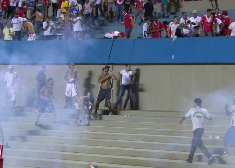 Briga entre torcedores do Goiás e do Vila Nova em junho de 2017 gerou perdas de mando de campo para as equipes | Foto: Reprodução