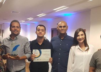 3° Prêmio Sincor Goiás de Jornalismo. Da esquerda para a direita, Jacqueline, Guilherme, Thiago, Altemar, Thais e João Paulo | Foto: Folha Z