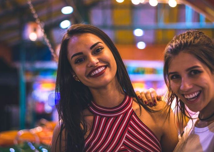 Mulheres são maioria em Goiânia: são 68.804 a mais, segundo o IBGE | Foto: Pexels