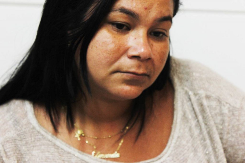 Ainda sem respostas, a mãe de Camily transita entre Goiânia e São Miguel em busca da filha | Foto: Pedro Lopes