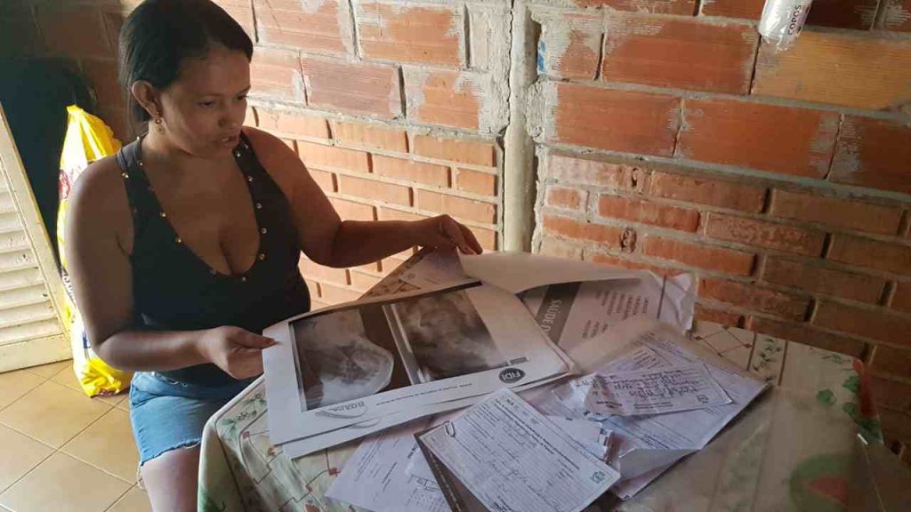 Mãe de Gabriel, Valquíria de Almeida se revolta com a demora no atendimento a seu filho | Foto: Folha Z