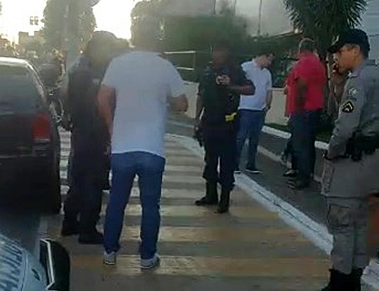 Passageira agride motorista de aplicativo em frente ao Goiânia Shopping