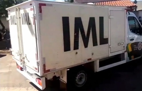 Homem é morto com 2 tiros na cabeça no Village Garavelo, em Aparecida