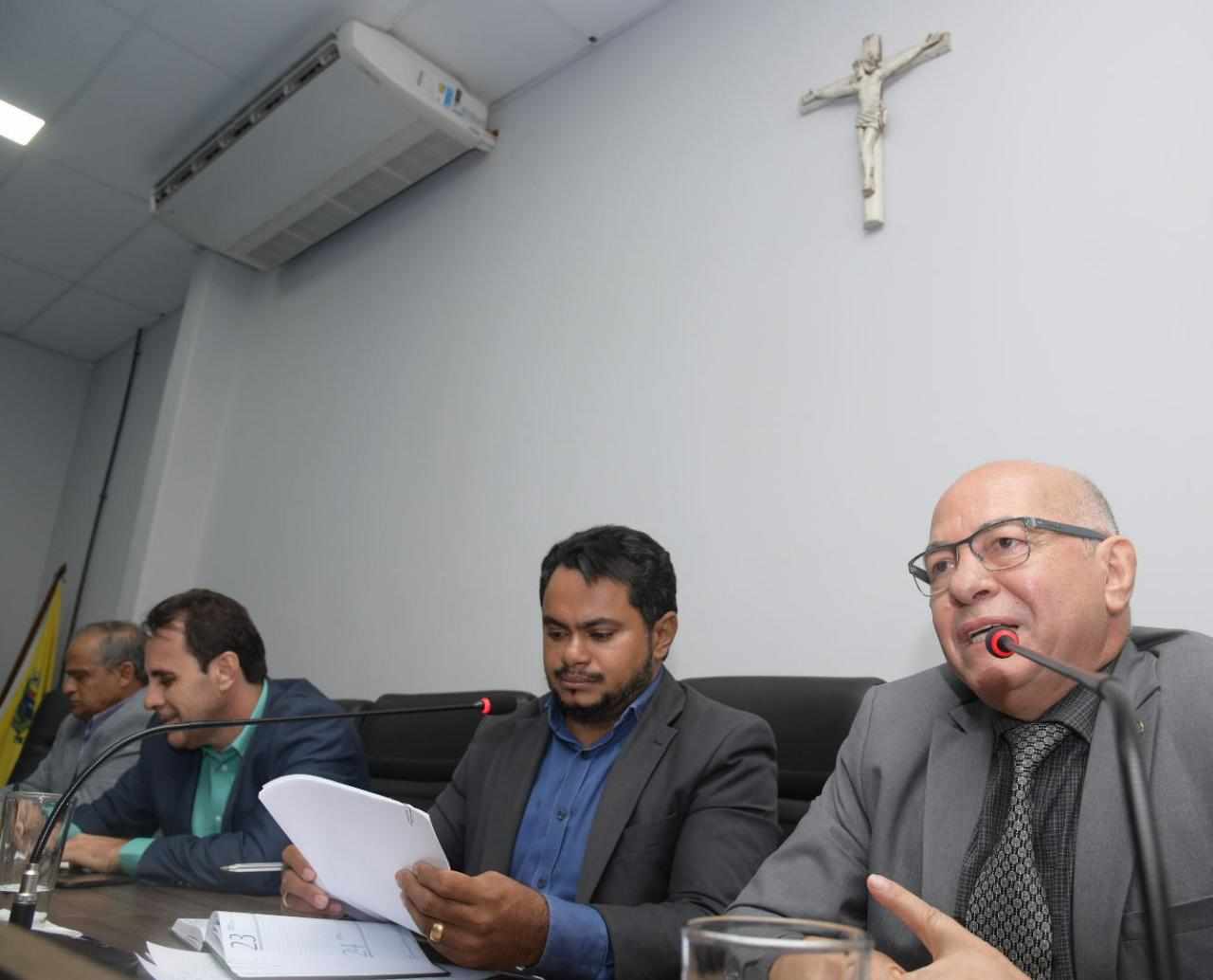 Professor Alcides Câmara Aparecida