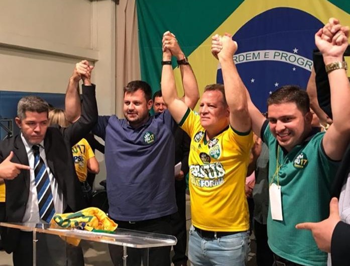 Delegado Waldir e os demais deputados do PSL: Paulo Trabalho, Major Araújo e Humberto Teófilo