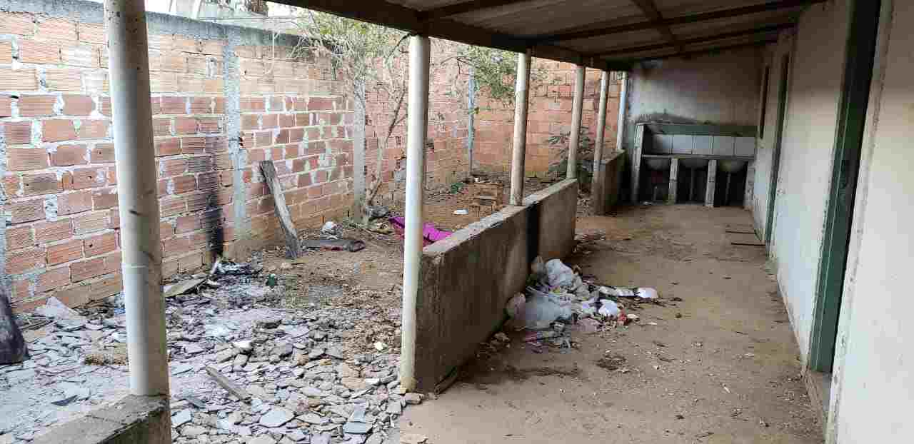 Casa abandonada na região do Cidade Livre vira ponto de prostituição