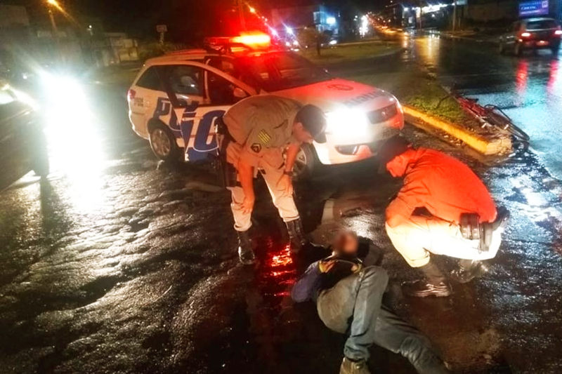 Homem tem ataque de epilepsia na Av. Independência
