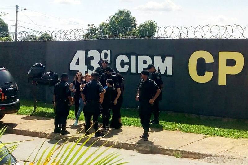 Família de Walisson se reuniu em frente à CPE na manhã do dia 23 de novembro | Foto: Divulgação