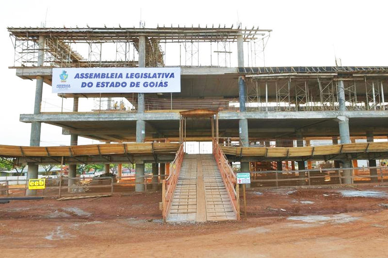 Apenas 20% das obras da nova sede da Assembleia de Goiás foram concluídas em 15 anos | Foto: Y. Maeda