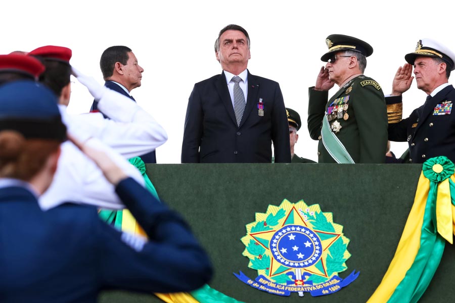 Articulista analisa relação entre o presidente Jair Bolsonaro e as Forças Armadas brasileiras | Foto: Marcos Corrêa/PR
