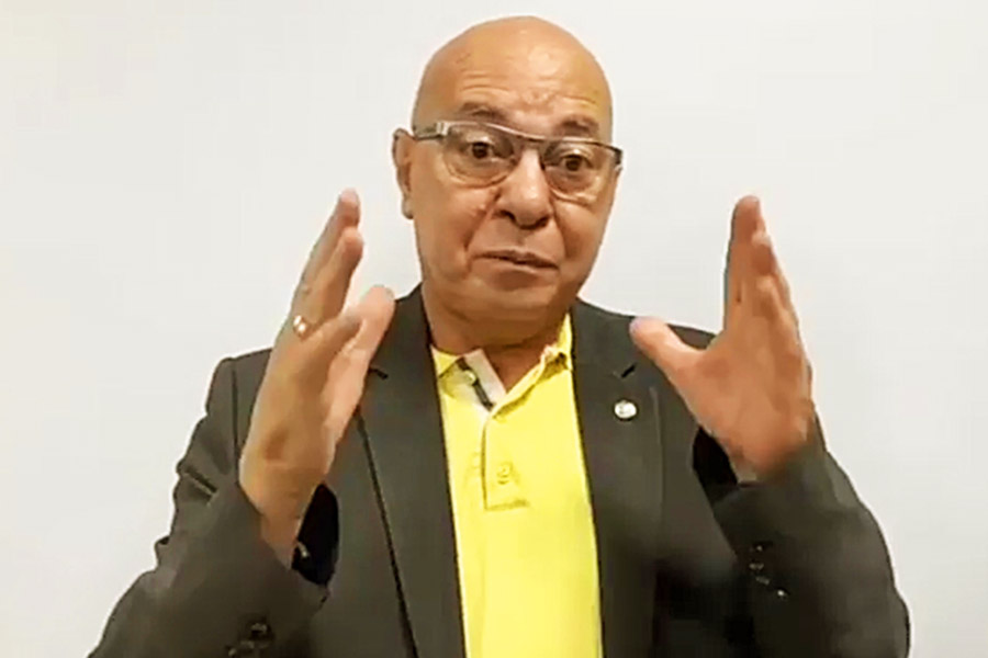 Professor Alcides emite "alerta de golpe" nas redes sociais | Foto: Reprodução