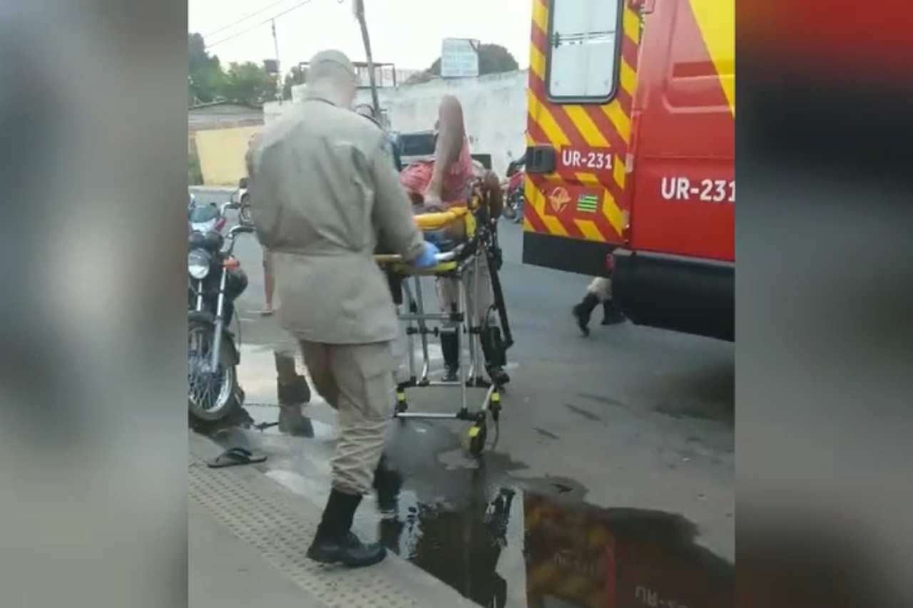 homem morto facadas Aparecida